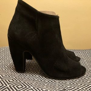 Steve Madden Paulina black suede bootie size 8